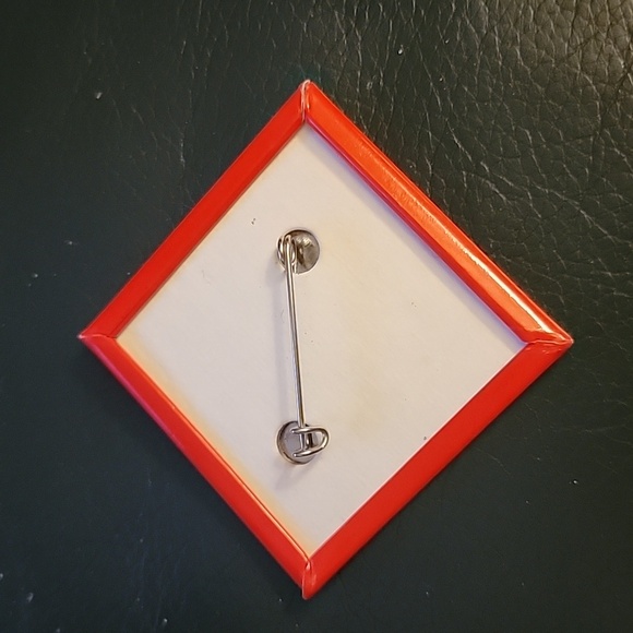 Vintage ANGELS DINER Pin Historic Orlando Restaurant Waitress Flare 1990s - Picture 3 of 3